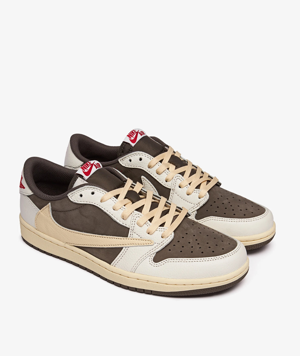 Travis Scott × Air Jordan 1 Low OG