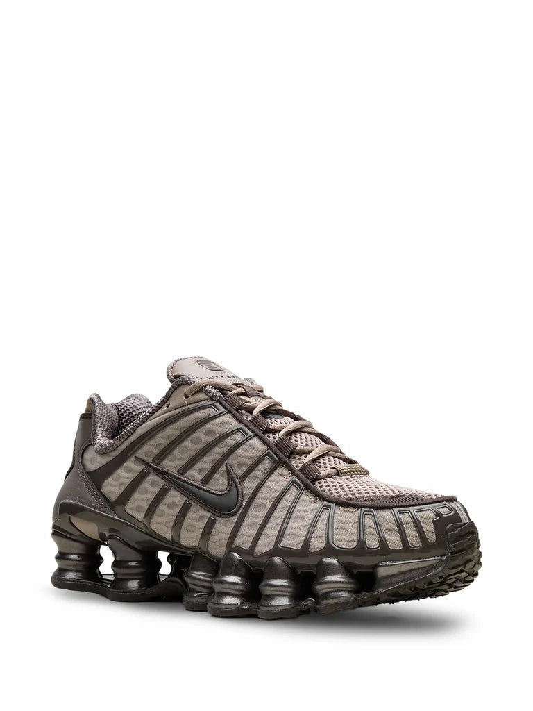 NIKE SHOX BROWN