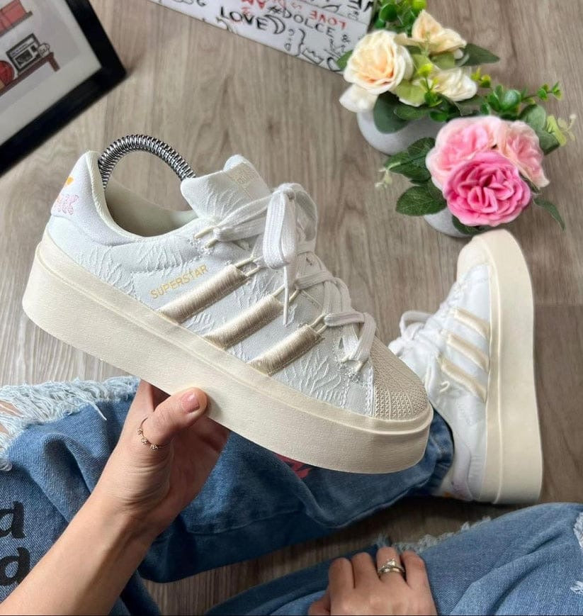 Adidas Superstar textured c/white