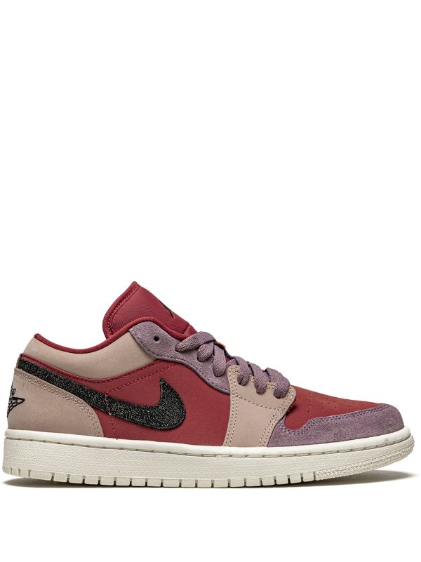 Air Jordan 1 low maroon